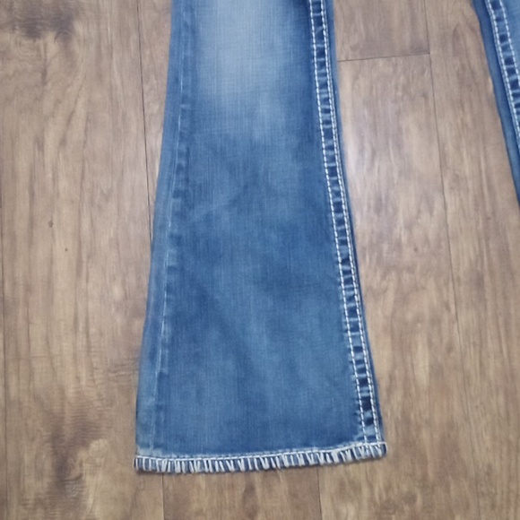 Rock Revival NWOT Women's 26 Amy Flare Embellished Embroidered Distressed - Picture 3 of 16